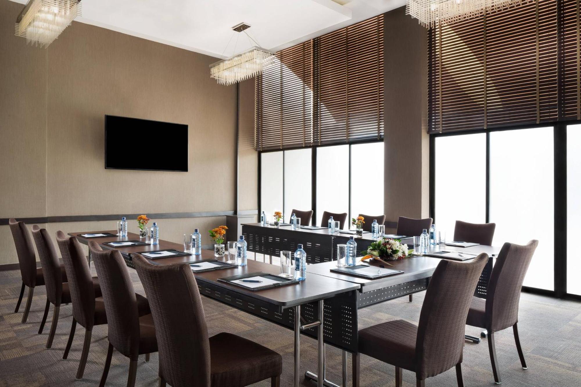 Four Points By Sheraton Nairobi Hurlingham Екстериор снимка