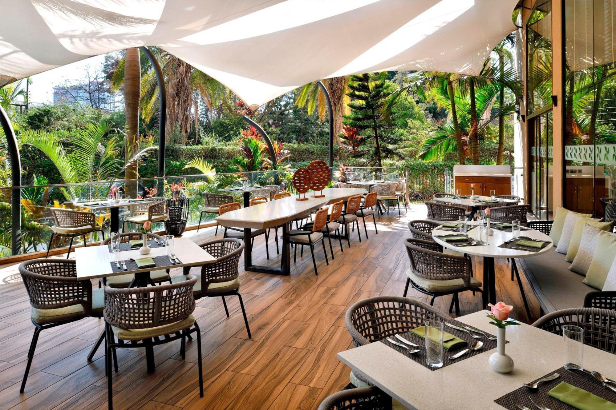 Four Points By Sheraton Nairobi Hurlingham Екстериор снимка
