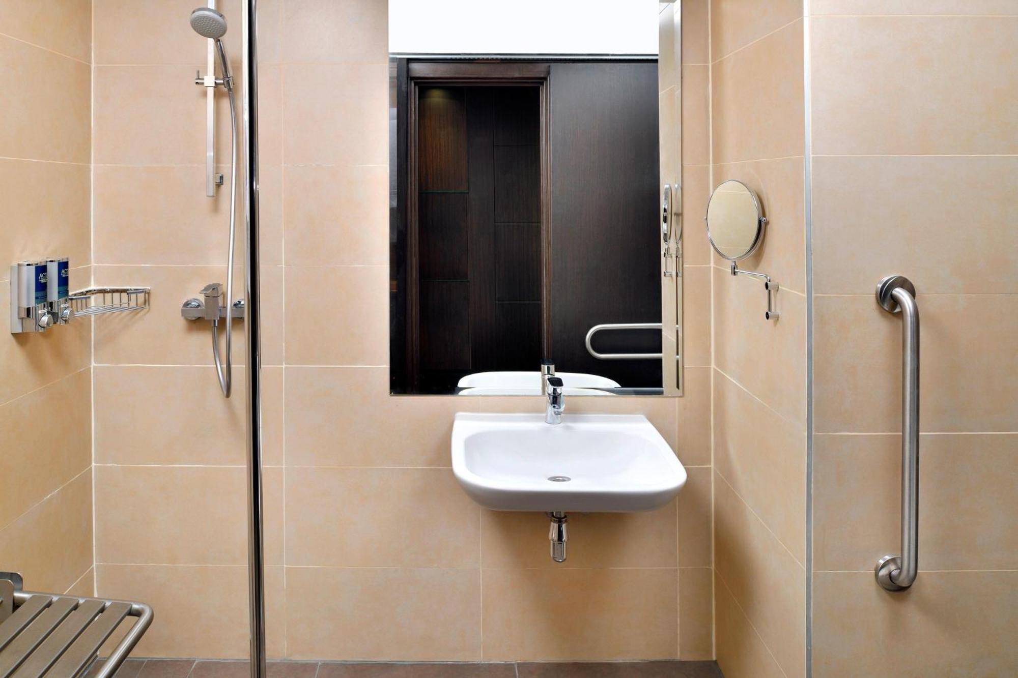 Four Points By Sheraton Nairobi Hurlingham Екстериор снимка